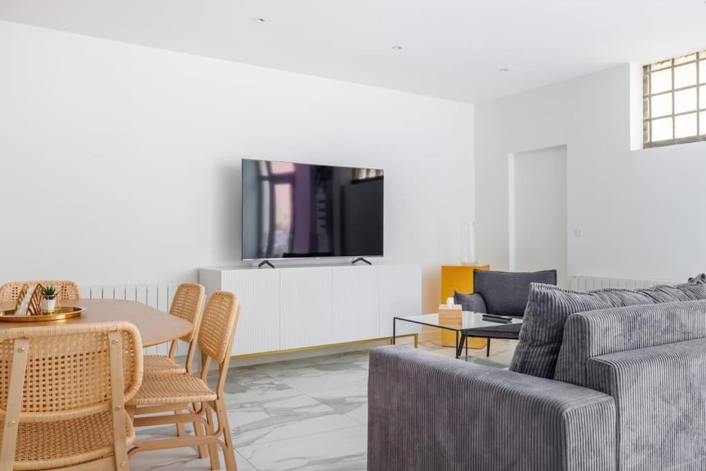 Beautiful Flat For 6 People #6 Apartment Asnieres-sur-Seine Bagian luar foto