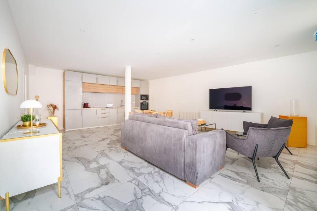 Beautiful Flat For 6 People #6 Apartment Asnieres-sur-Seine Bagian luar foto